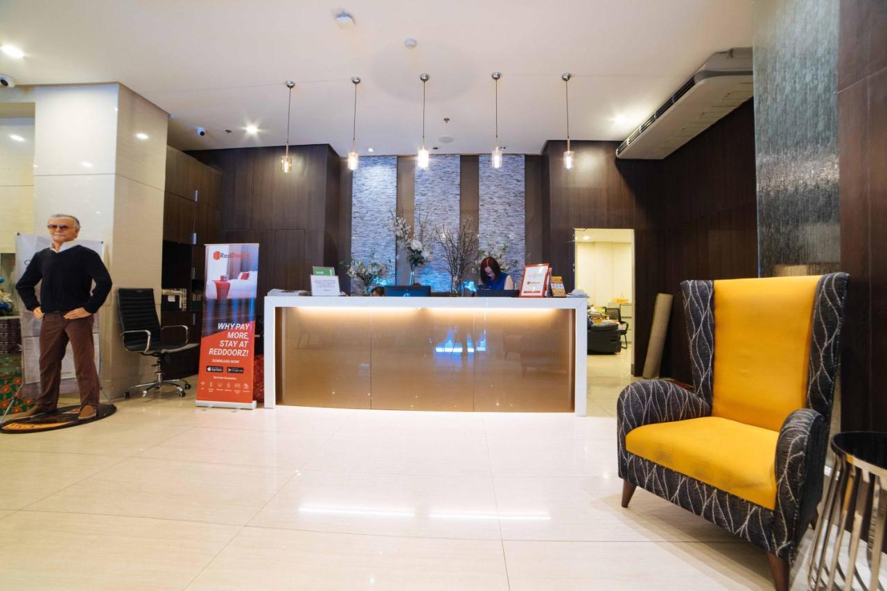 Reddoorz Premium @ West Avenue Quezon City Extérieur photo