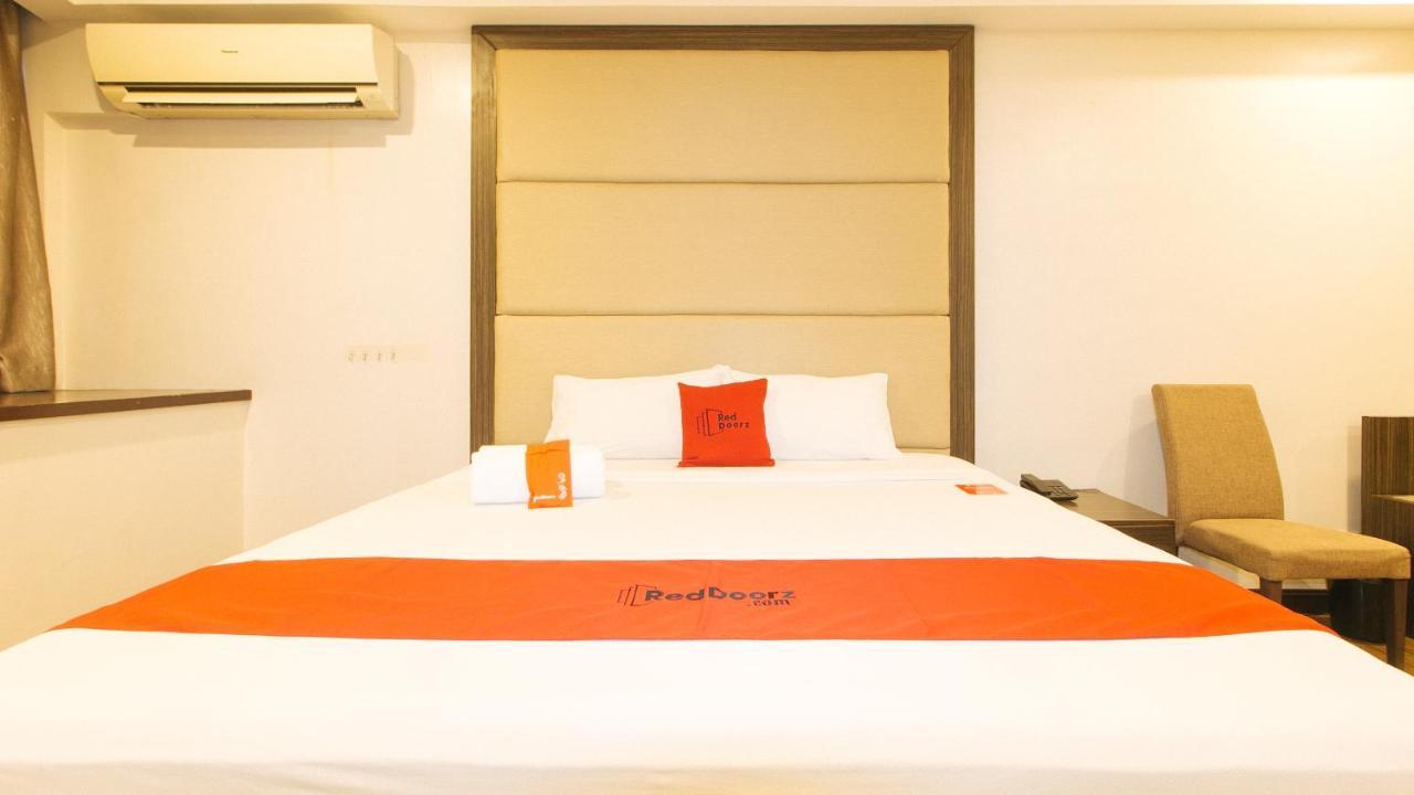 Reddoorz Premium @ West Avenue Quezon City Extérieur photo